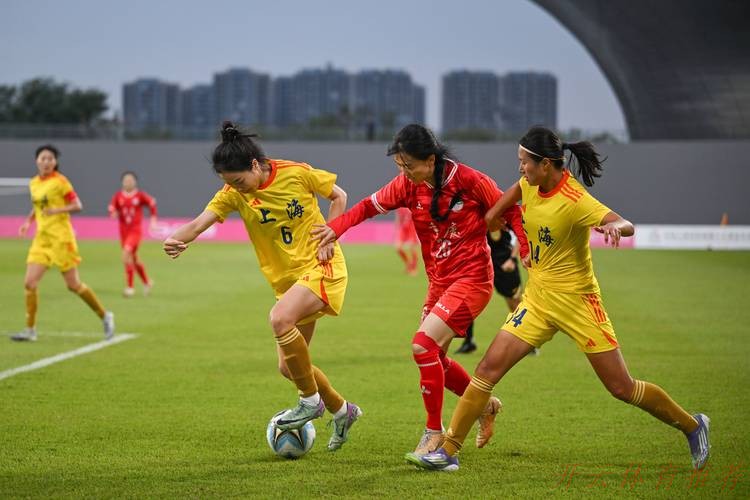 开云：第十四届全运会群众比赛足球项目“天姥山杯”十一人制女子组决赛圆满闭幕